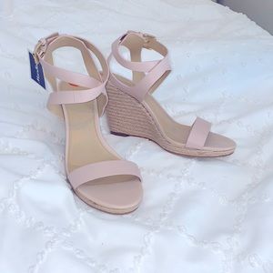 Michael Kors 4in Wedge NWOT Size 9.5 light pink